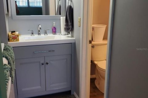 Condo in Port Richey, Florida, 2 bedrooms  № 2221443 - photo 16