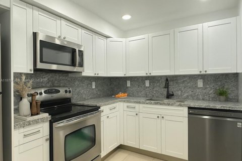 Copropriété à louer à Plantation, Floride: 2 chambres, 104.89 m2 № 1922295 - photo 16