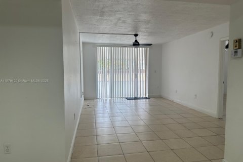 Copropriété à louer à Plantation, Floride: 2 chambres, 104.89 m2 № 1922295 - photo 10