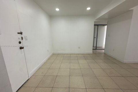 Copropriété à louer à Plantation, Floride: 2 chambres, 104.89 m2 № 1922295 - photo 5