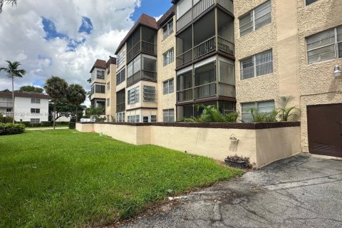 Copropriété à louer à Plantation, Floride: 2 chambres, 104.89 m2 № 1922295 - photo 2