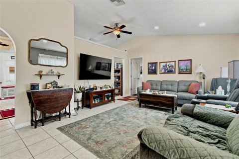 House in Spring Hill, Florida 2 bedrooms, 126.72 sq.m. № 2208987 - photo 8