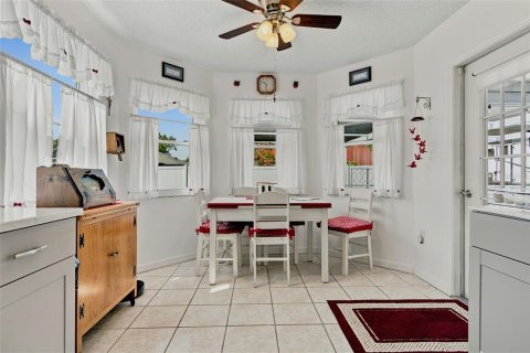 House in Spring Hill, Florida 2 bedrooms, 126.72 sq.m. № 2208987 - photo 21