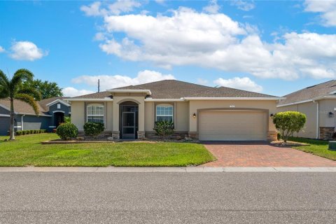 House in Winter Haven, Florida 3 bedrooms, 172.8 sq.m. № 1717403 - photo 1