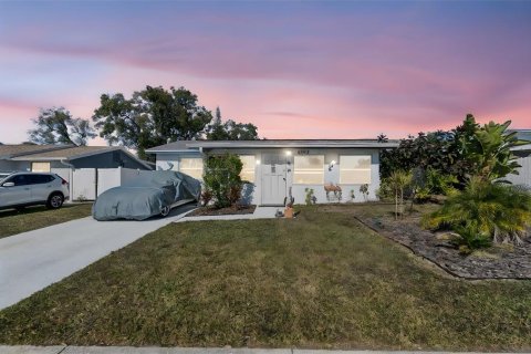 Casa en Tampa, Florida 3 dormitorios, 106.84 m2 № 2135246