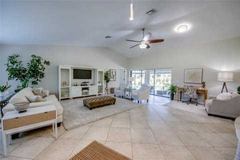 Casa en venta en Punta Gorda, Florida, 3 dormitorios, 159.33 m2 № 1881283 - foto 2