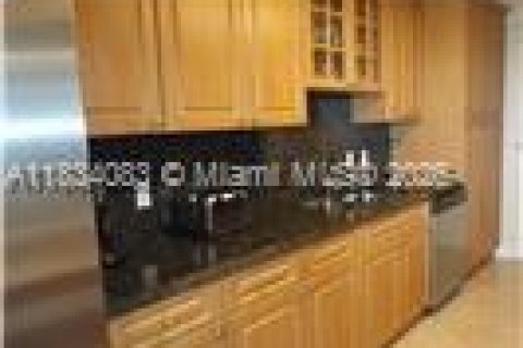 Condominio en alquiler en Hallandale Beach, Florida, 2 dormitorios, 133.78 m2 № 1814888 - foto 9