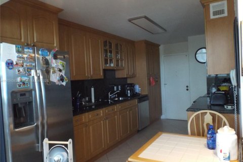 Condominio en alquiler en Hallandale Beach, Florida, 2 dormitorios, 133.78 m2 № 1814888 - foto 2