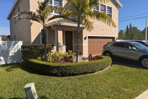 Снять в аренду виллу или дом в Хомстед, Флорида 4 спальни, 273.5м2, № 2035029 - фото 15