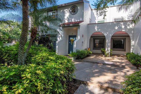 Condominio en Saint Petersburg, Florida, 2 dormitorios № 2091979