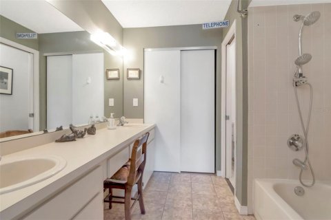Condominio en venta en Saint Petersburg, Florida, 2 dormitorios, 86.4 m2 № 2091979 - foto 9