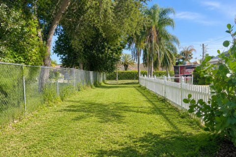 Villa ou maison à vendre à Port St. Lucie, Floride: 3 chambres, 177.72 m2 № 2085045 - photo 17
