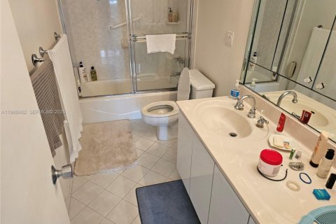 Copropriété à vendre à Sunny Isles Beach, Floride: 2 chambres, 125.42 m2 № 2083965 - photo 12