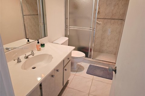 Copropriété à vendre à Sunny Isles Beach, Floride: 2 chambres, 125.42 m2 № 2083965 - photo 8