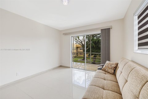 Condo in Delray Beach, Florida, 2 bedrooms  № 1868669 - photo 18