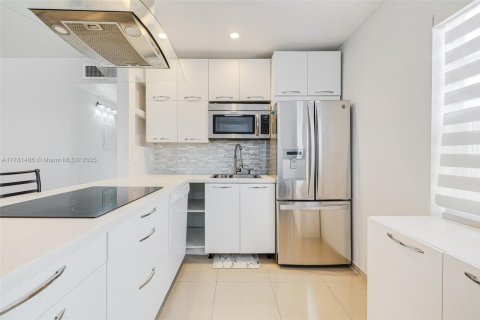 Condo in Delray Beach, Florida, 2 bedrooms  № 1868669 - photo 5