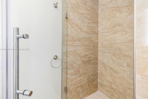 Condo in Delray Beach, Florida, 2 bedrooms  № 1868669 - photo 17