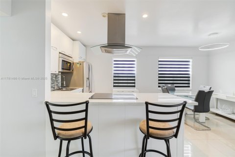 Condo in Delray Beach, Florida, 2 bedrooms  № 1868669 - photo 6