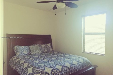 Villa ou maison à louer à Miami, Floride: 4 chambres, 227.52 m2 № 1993514 - photo 10