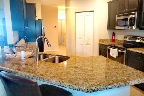 Villa ou maison à louer à Miami, Floride: 4 chambres, 227.52 m2 № 1993514 - photo 3