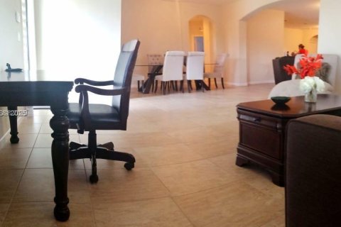 Villa ou maison à louer à Miami, Floride: 4 chambres, 227.52 m2 № 1993514 - photo 7