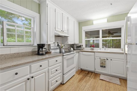 House in Bradenton, Florida 2 bedrooms, 125.23 sq.m. № 2206589 - photo 3