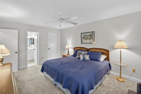 Condo in Sun City Center, Florida, 2 bedrooms  № 1915185 - photo 26
