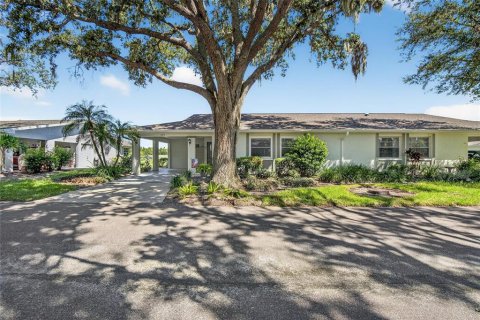 Condo in Sun City Center, Florida, 2 bedrooms  № 1915185 - photo 3