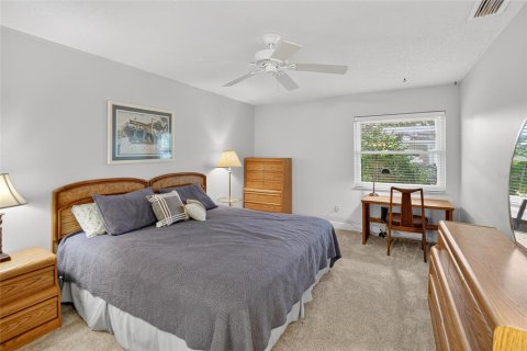 Condo in Sun City Center, Florida, 2 bedrooms  № 1915185 - photo 28