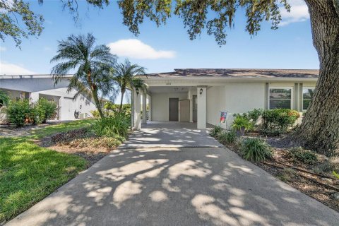 Condo in Sun City Center, Florida, 2 bedrooms  № 1915185 - photo 4