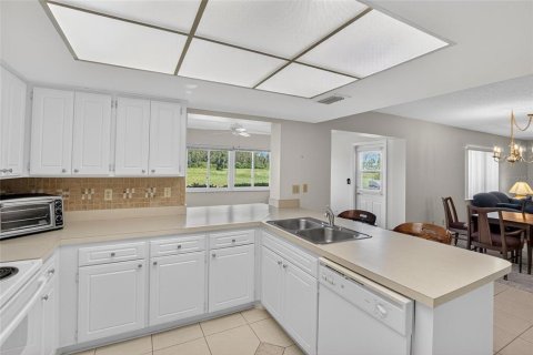 Condo in Sun City Center, Florida, 2 bedrooms  № 1915185 - photo 21