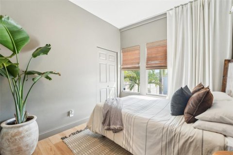 House in Tampa, Florida 3 bedrooms, 99.59 sq.m. № 1716696 - photo 17