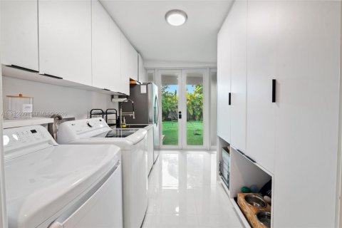 Casa en venta en Miami, Florida, 3 dormitorios, 160.44 m2 № 2002017 - foto 22