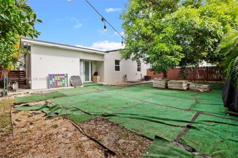 Casa en venta en Miami, Florida, 3 dormitorios, 160.44 m2 № 2002017 - foto 24