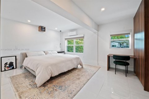 Casa en venta en Miami, Florida, 3 dormitorios, 160.44 m2 № 2002017 - foto 14