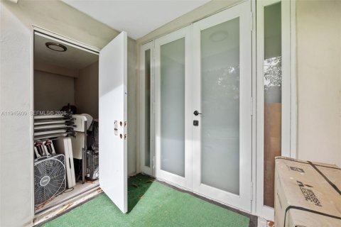 Casa en venta en Miami, Florida, 3 dormitorios, 160.44 m2 № 2002017 - foto 23