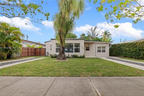 Casa en Miami, Florida 3 dormitorios, 160.44 m2 № 2002017