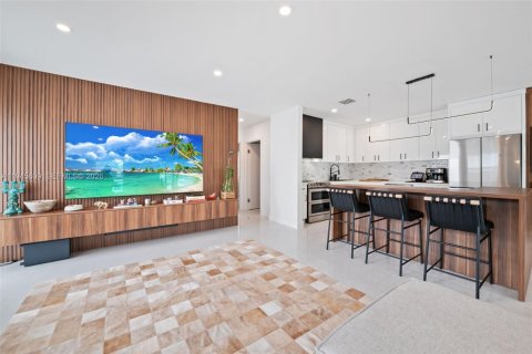 Casa en venta en Miami, Florida, 3 dormitorios, 160.44 m2 № 2002017 - foto 4