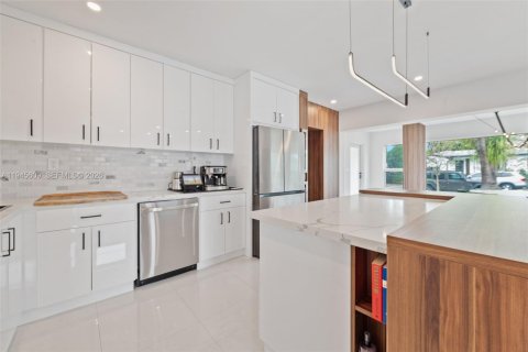 Casa en venta en Miami, Florida, 3 dormitorios, 160.44 m2 № 2002017 - foto 12