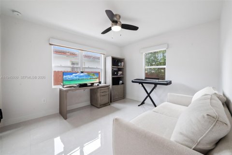 Casa en venta en Miami, Florida, 3 dormitorios, 160.44 m2 № 2002017 - foto 17