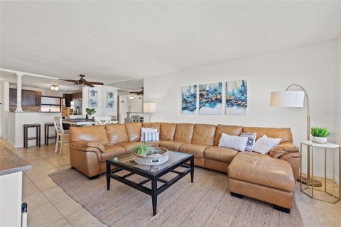 Condominio en venta en Clearwater, Florida, 2 dormitorios, 101.64 m2 № 2147615 - foto 5