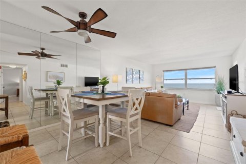Condominio en venta en Clearwater, Florida, 2 dormitorios, 101.64 m2 № 2147615 - foto 11