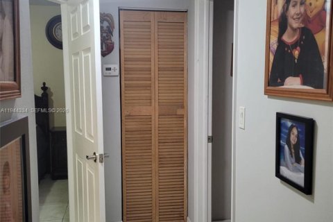 Copropriété à vendre à Hialeah, Floride: 2 chambres, 75.44 m2 № 2002086 - photo 6