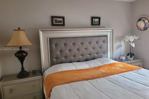 Copropriété à vendre à Hialeah, Floride: 2 chambres, 75.44 m2 № 2002086 - photo 7