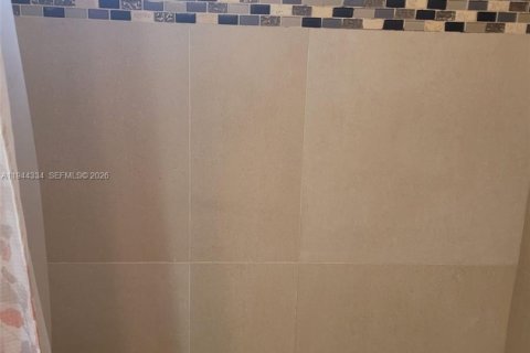 Copropriété à vendre à Hialeah, Floride: 2 chambres, 75.44 m2 № 2002086 - photo 11