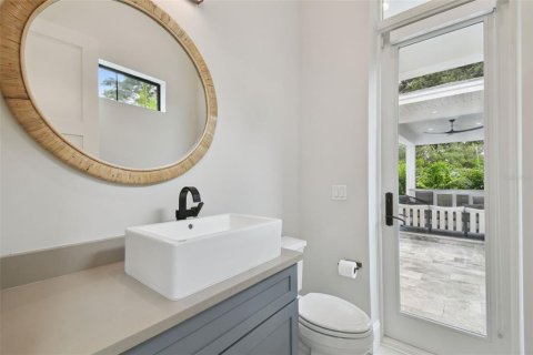 House in Tampa, Florida 5 bedrooms, 376.72 sq.m. № 1787399 - photo 26