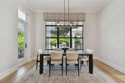 House in Tampa, Florida 5 bedrooms, 376.72 sq.m. № 1787399 - photo 4