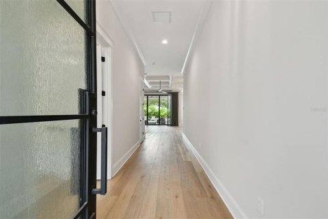 House in Tampa, Florida 5 bedrooms, 376.72 sq.m. № 1787399 - photo 8