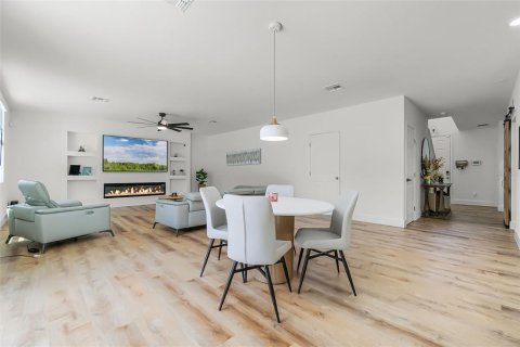 Casa en venta en Haines City, Florida, 5 dormitorios, 237.83 m2 № 1799784 - foto 11