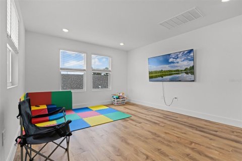 Casa en venta en Haines City, Florida, 5 dormitorios, 237.83 m2 № 1799784 - foto 22